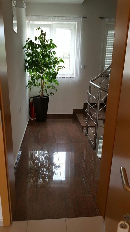 Apartament Haus Ella Novi Vinodolski Zewnętrze zdjęcie